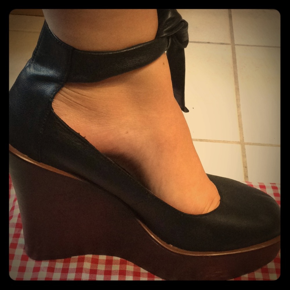 Kimchi blue size 10 wedges